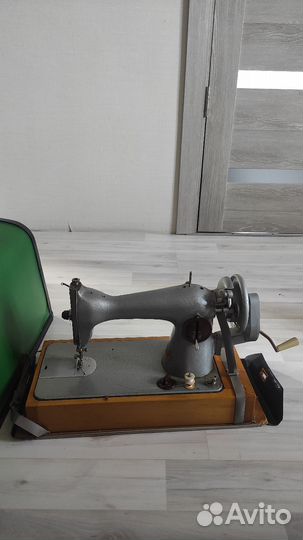 Швейная ручная машина