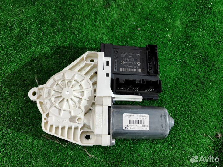 Стеклоподъемник передний левый Passat B6