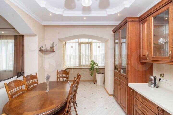 2-к. квартира, 126 м², 8/10 эт.