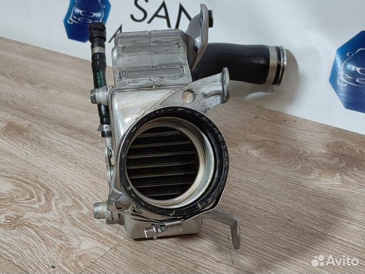 Интеркулер Bmw 5 F10 N63B44 2011