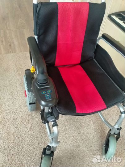 Кресло-коляска для инвалидов