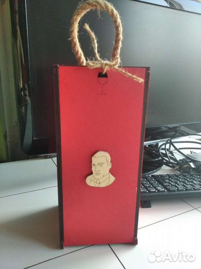 Деревянная ящик для бокала для вина