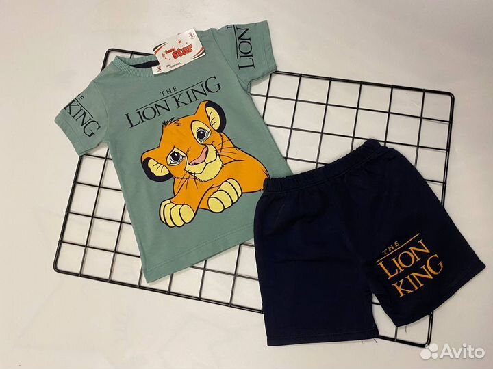 Костюм с шортами