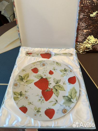 Тортница с лопаткой