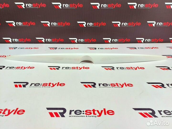 Спойлер Под стекло Lexus GX470 Белый