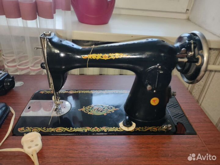 Швейная машина Подольск 2м