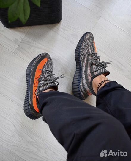 Кроссовки Adidas Yeezy Boost 350 V2 Carbon Beluga