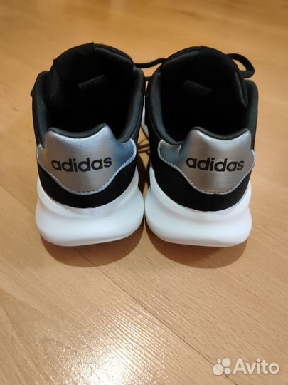 Кроссовки женские adidas