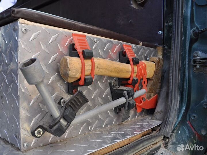 Крепление топора или стволов ружья. Компл 2 шт