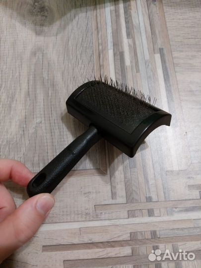 Щипчики для когтей и чесалка