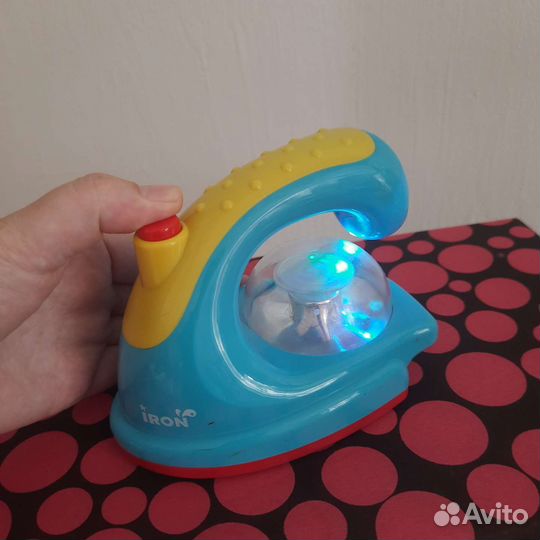 Гладильная доска и утюг