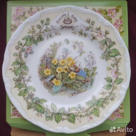 Фарфор Ежевичная поляна, Весна. Тарелка 16 см