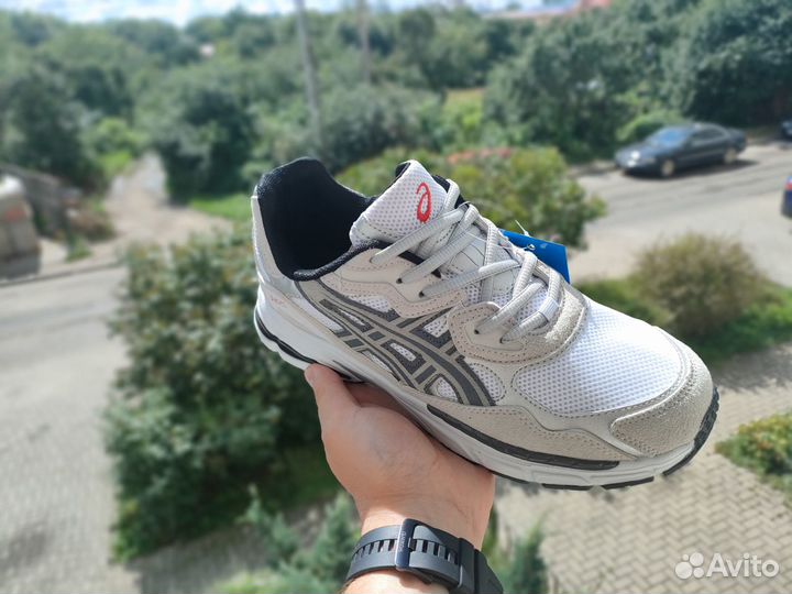 Кроссовки asics новые размеры от 40 до 45