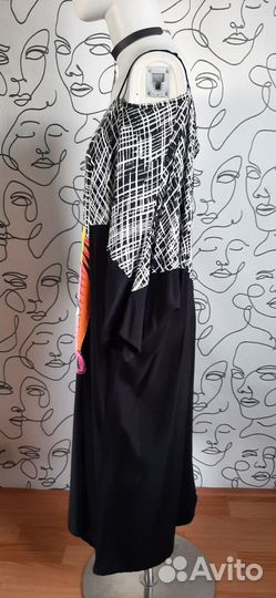 Платье ассиметричное чёрно-белое с аппликацией