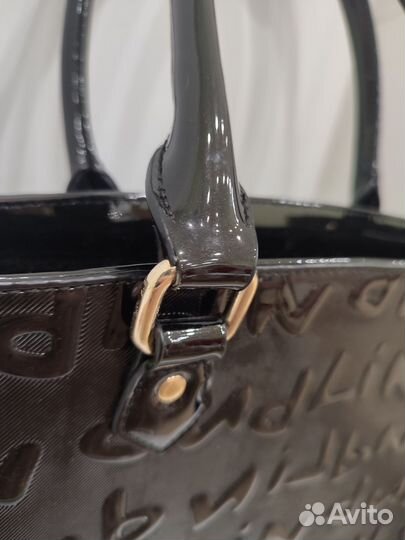 Сумка женская лаковая