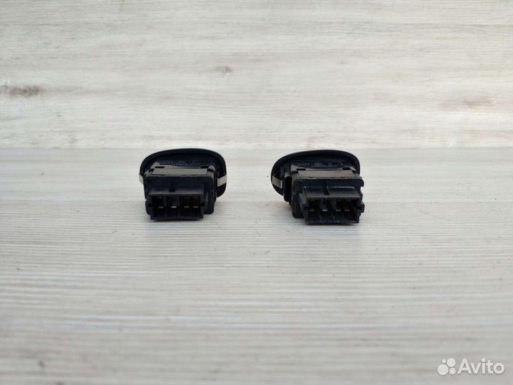 Кнопка стеклоподъёмника задней двери Пежо 406