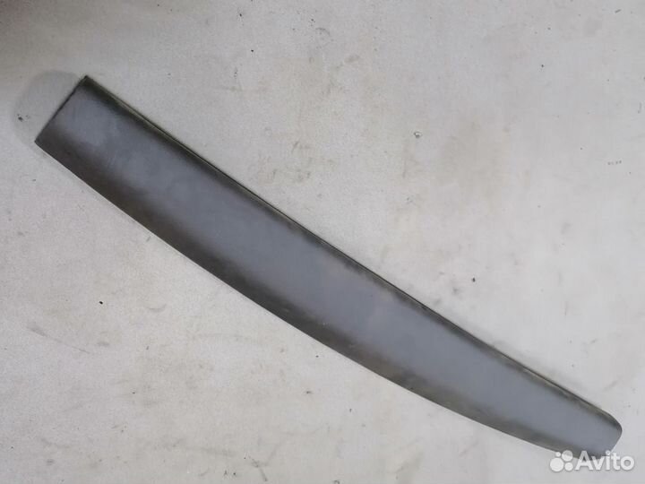 Обшивка двери багажника Mitsubishi Outlander CU