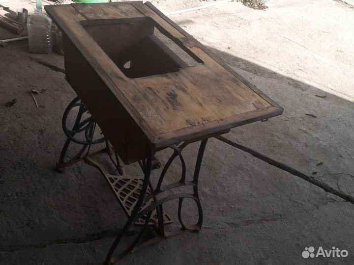 Станина от швейной машинки