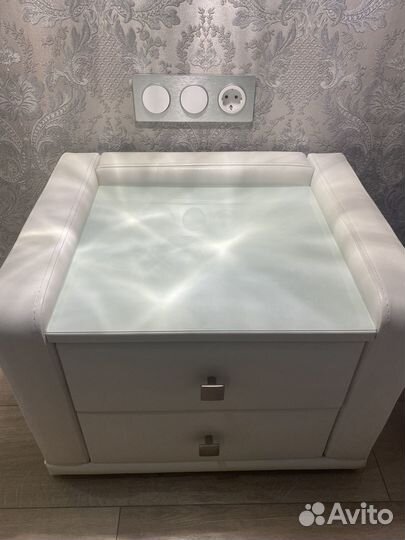 Тумба прикроватная белая экокожа