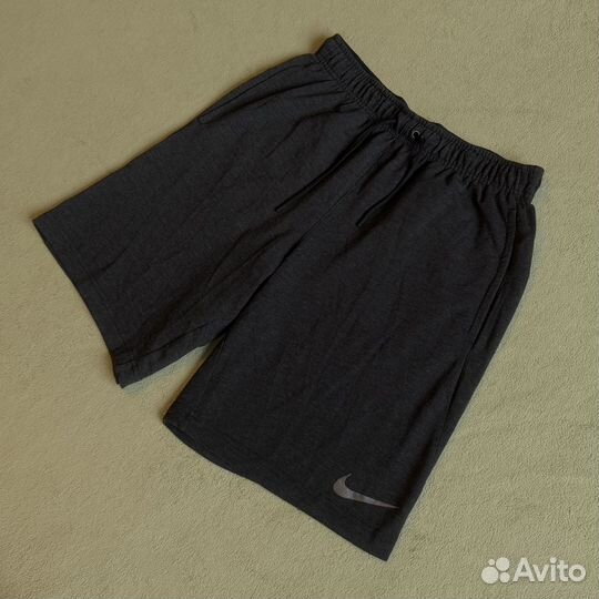 Шорты Nike