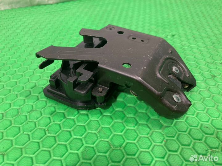 Замок крышки багажника Honda Accord 7 K24 2004