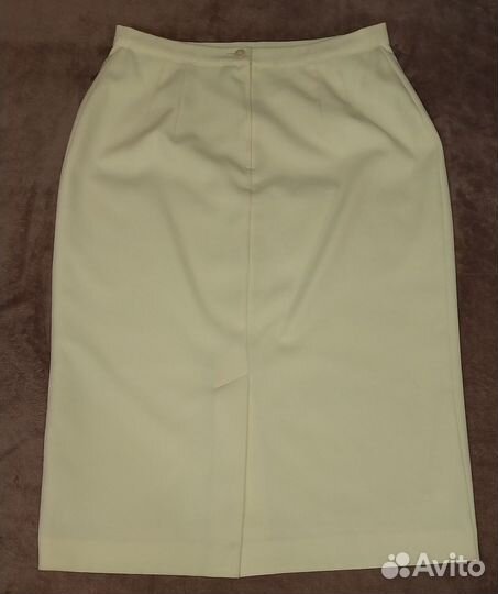 Костюм женский с юбкой