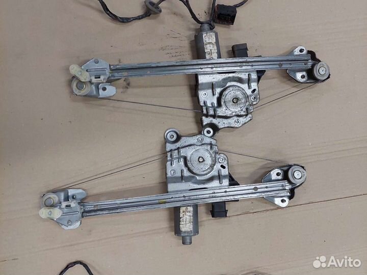 Стеклоподъемник задний Opel Astra H
