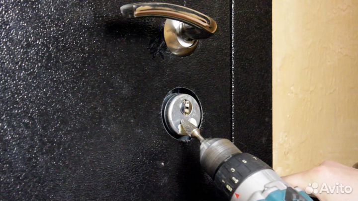 Обучение вскрытию замков и автомобилей