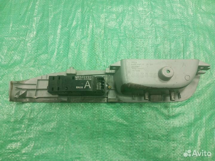 Кнопка стеклоподъемника Airtrek CU2A MR502237