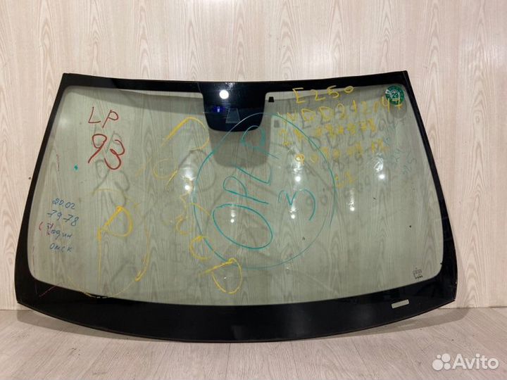 Стекло лобовое Mercedes Benz E250 W212 M271.860