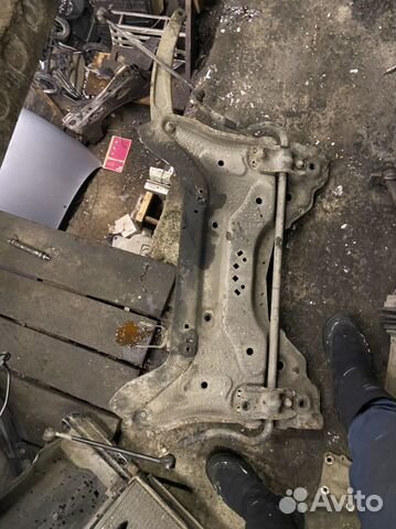 Подрамник Peugeot 307