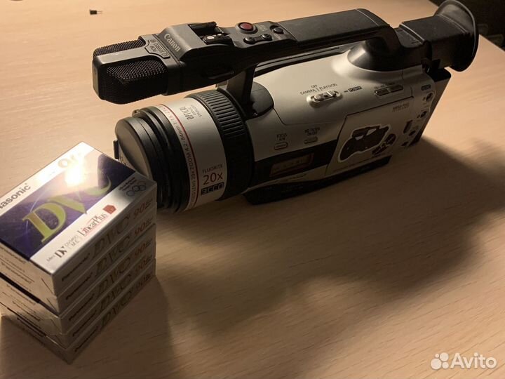 Видеокамера профессиональная canon