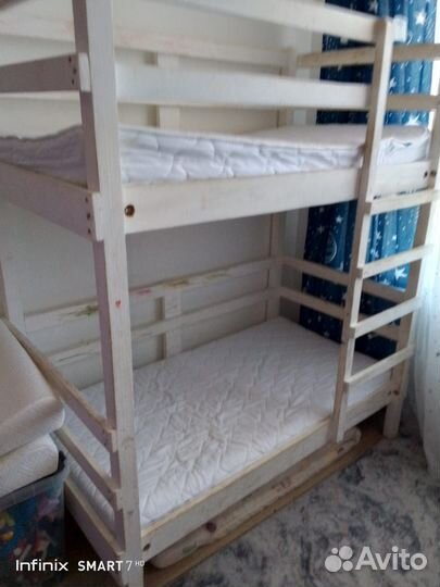 Кровать двухьярусная