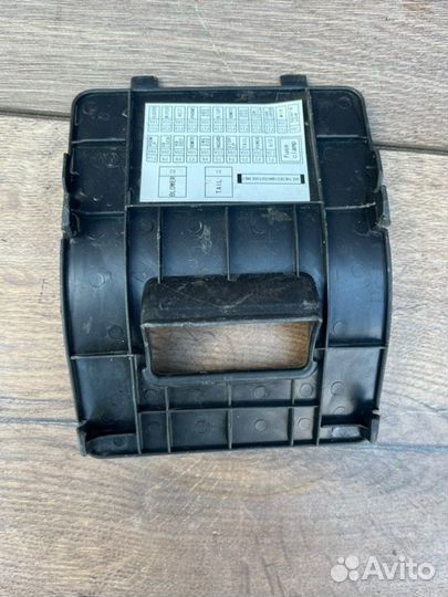 Крышка блока предохранителя Geely Mk MK MR479QA