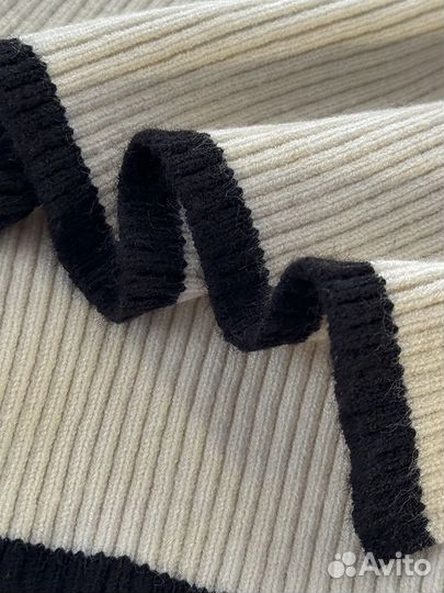 Свитер женский Bershka новый S