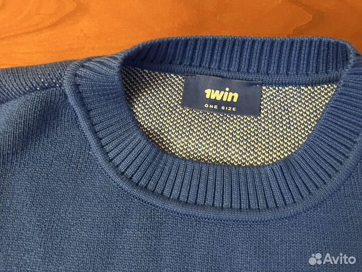 Свитер 1win