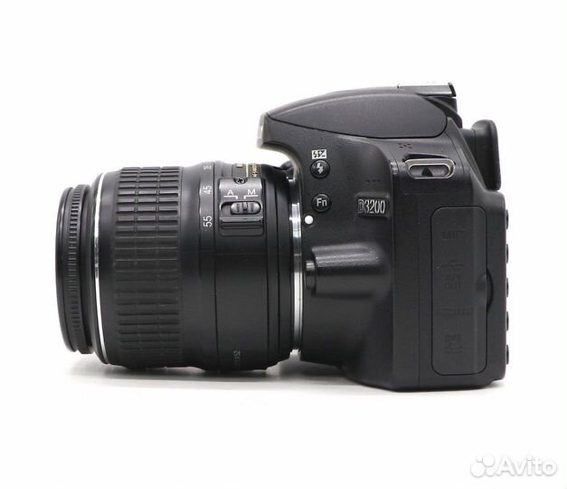Nikon D3200 kit (пробег 7600 кадров)