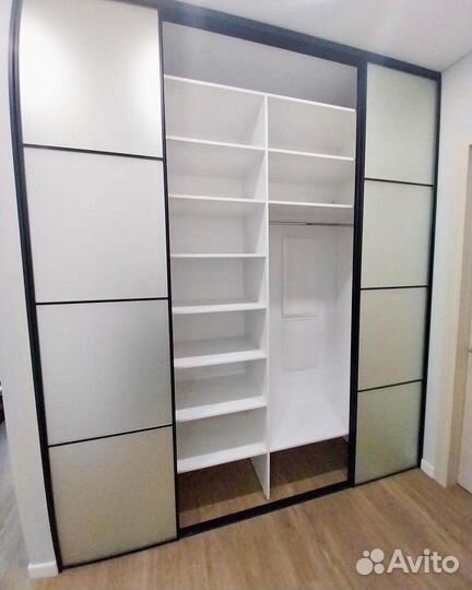 Красивый шкаф купе