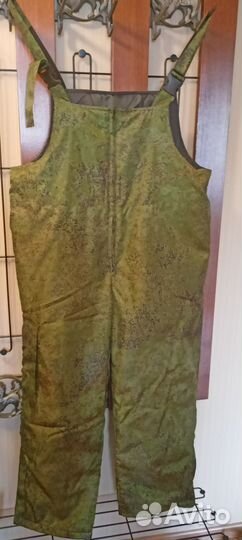 Куртка с капюшоном и полукомбинезон камуфл