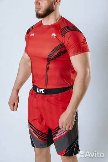 Комплект(футболка и шорты) Venum красный