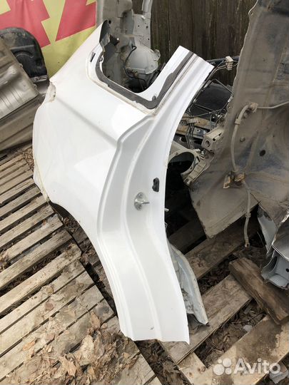 Правое заднее крыло Mitsubishi Outlender 3