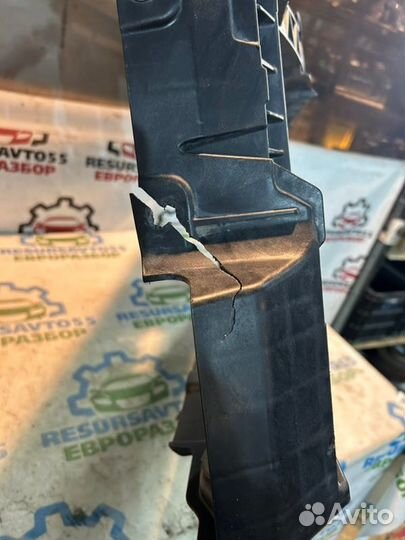 Рамка передняя (телевизор) Volkswagen Polo RUS