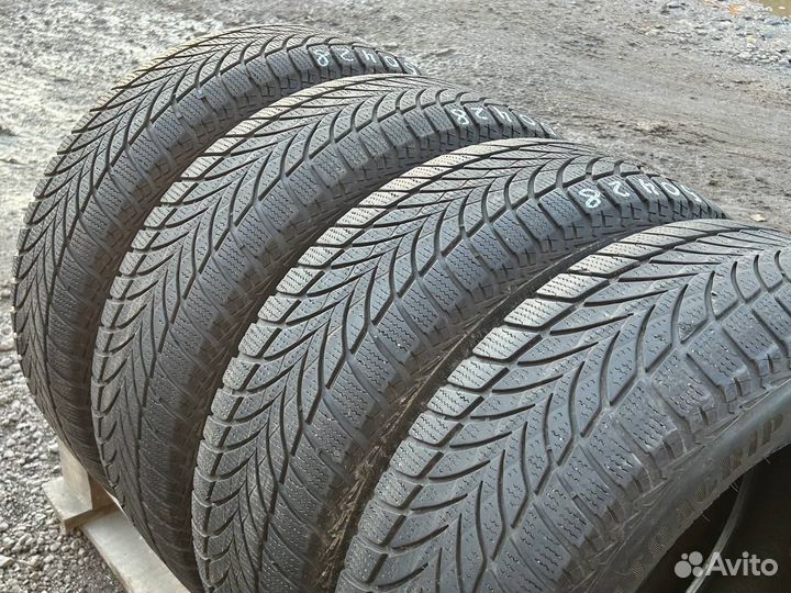 Goodyear UltraGrip Ice 2 215/60 R16 99T