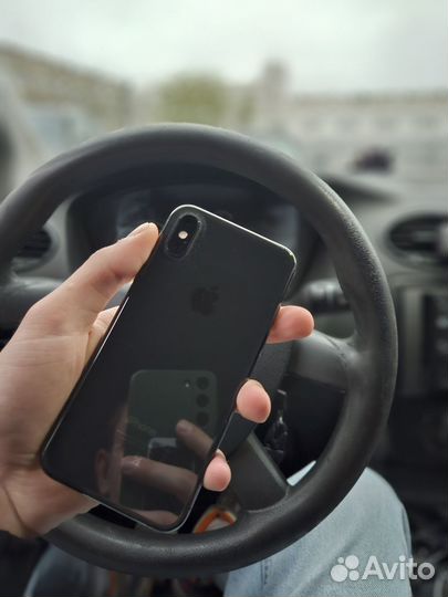 iPhone Xs, 64 ГБ