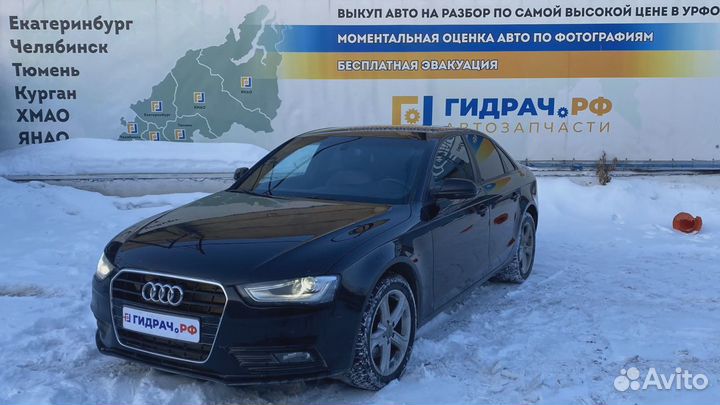 Кронштейн Audi A4 (B8) 06K103392F