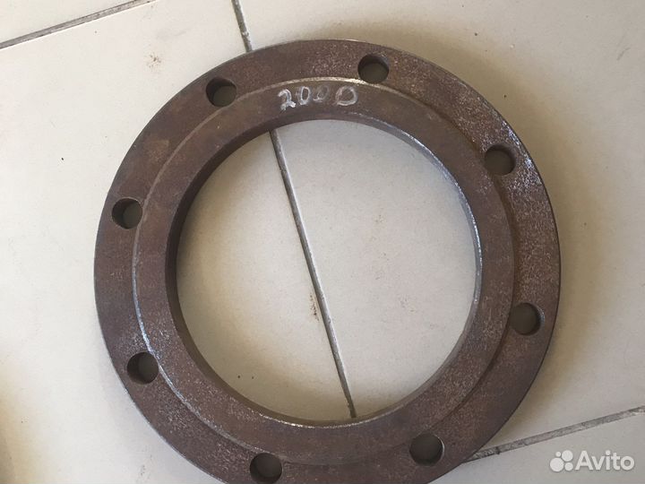 Фланцы 300-250-200 Кран молочны нержавейка