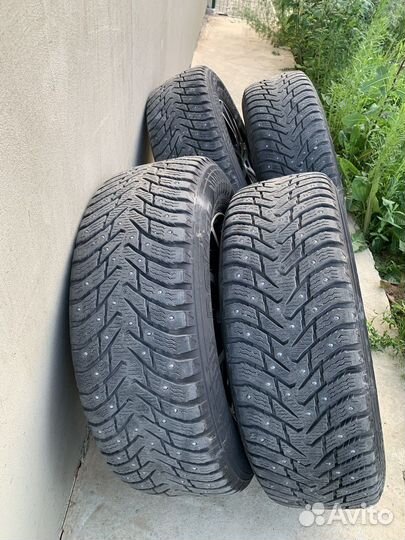 Nokian Tyres Hakkapeliitta 8 SUV 235/65 R17
