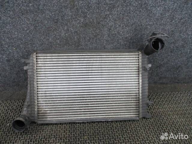 Интеркулер Volkswagen Golf 4 2004 1K0145803R