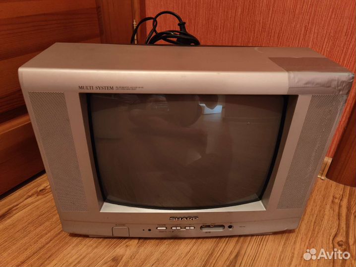 Телевизор Sharp с пультом