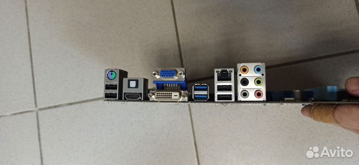 Топовая материнская плата 1155